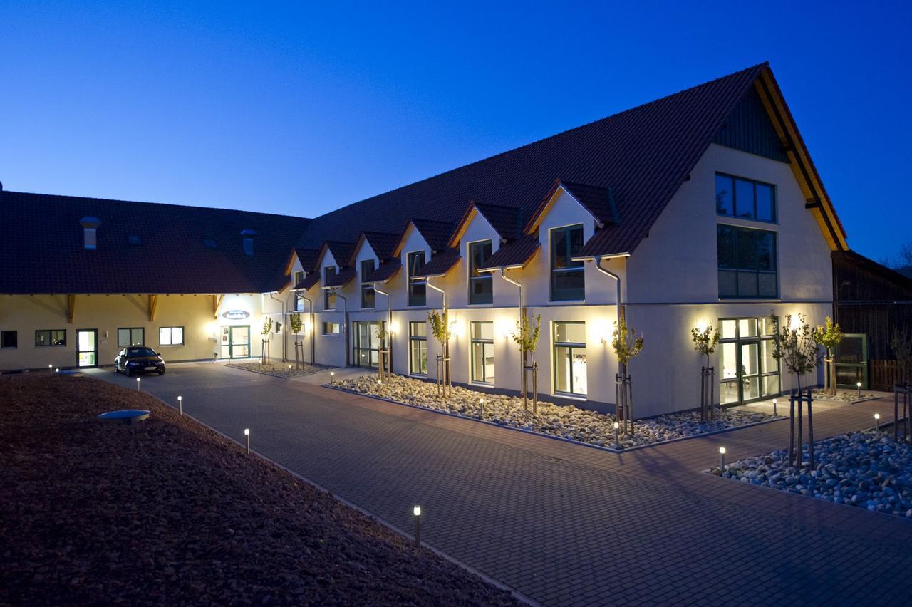 Apartments Golfpark Schlossgut Sickendorf Lauterbach Eksteriør billede