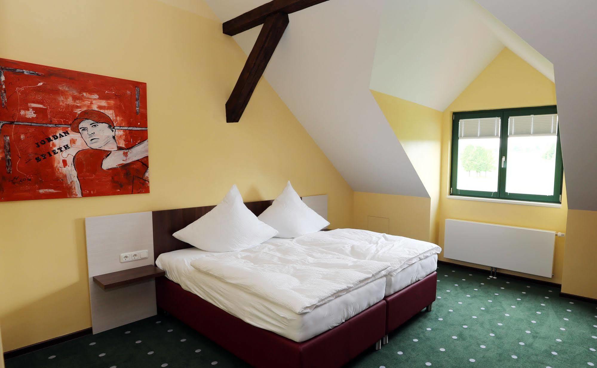 Apartments Golfpark Schlossgut Sickendorf Lauterbach Eksteriør billede
