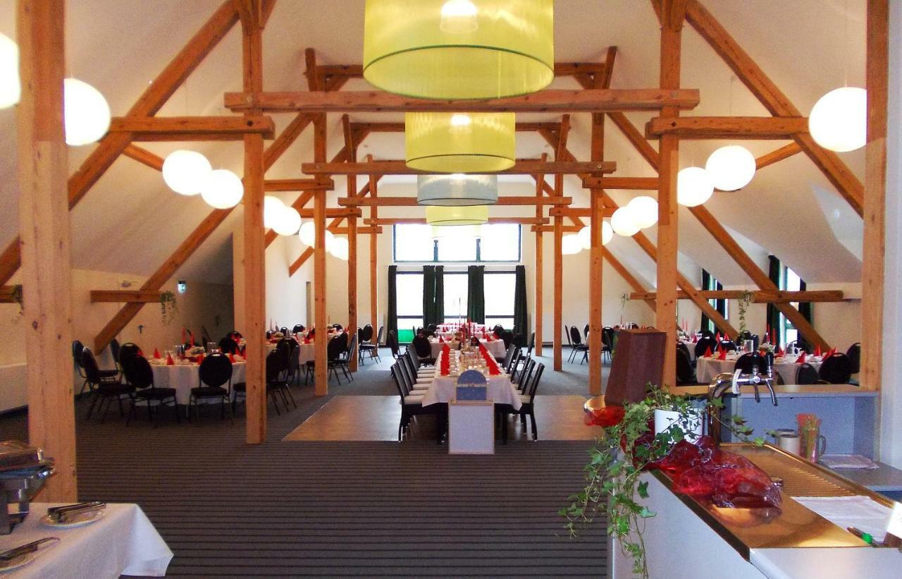 Apartments Golfpark Schlossgut Sickendorf Lauterbach Eksteriør billede