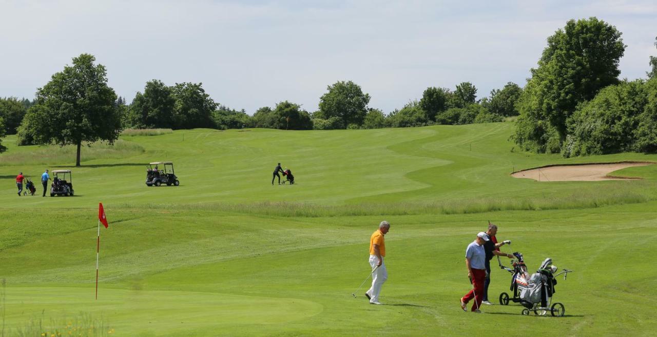Apartments Golfpark Schlossgut Sickendorf Lauterbach Eksteriør billede