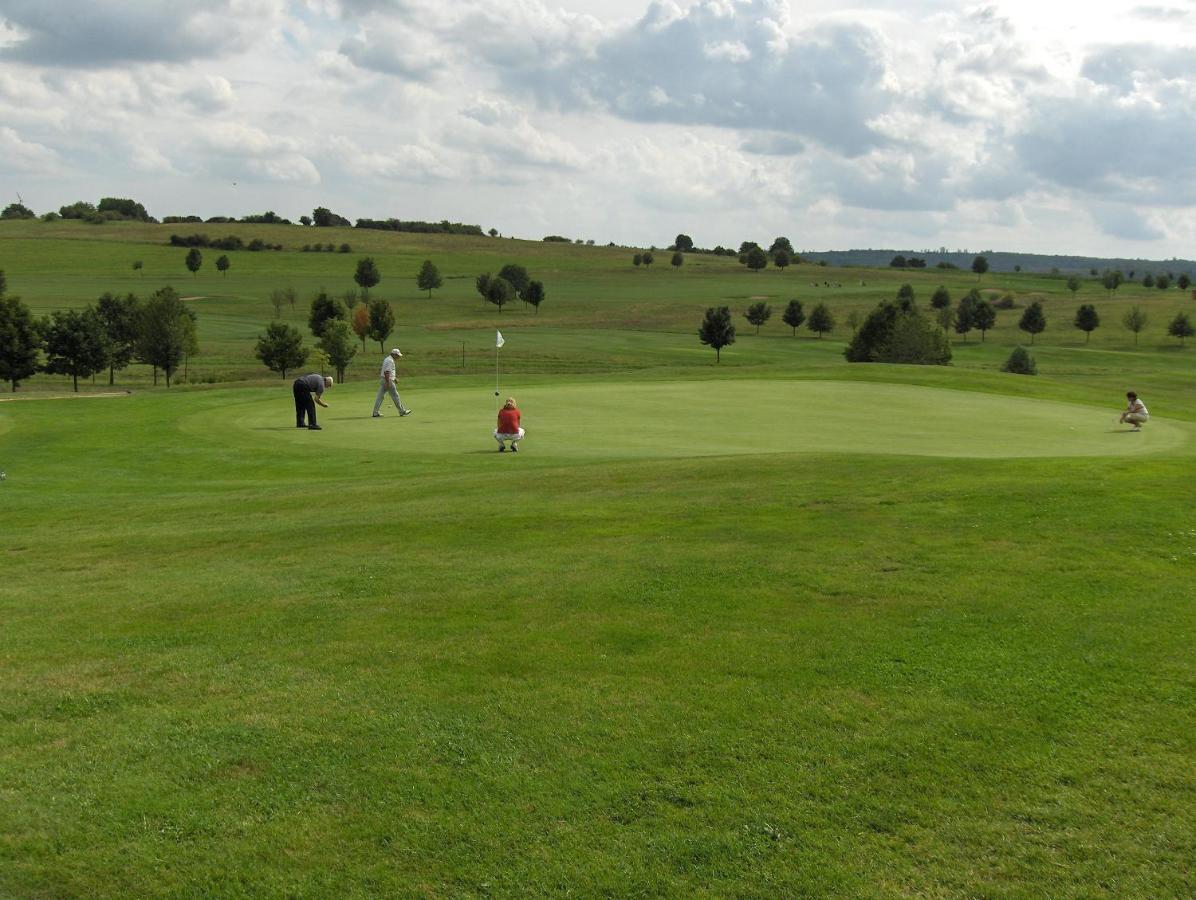 Apartments Golfpark Schlossgut Sickendorf Lauterbach Eksteriør billede
